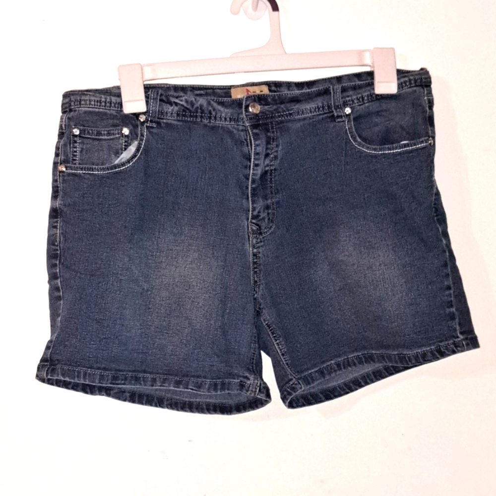 Just Jeans shorts size 16